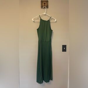 Mi Ami Pleated Midi Holiday Dress Emerald Green Small
